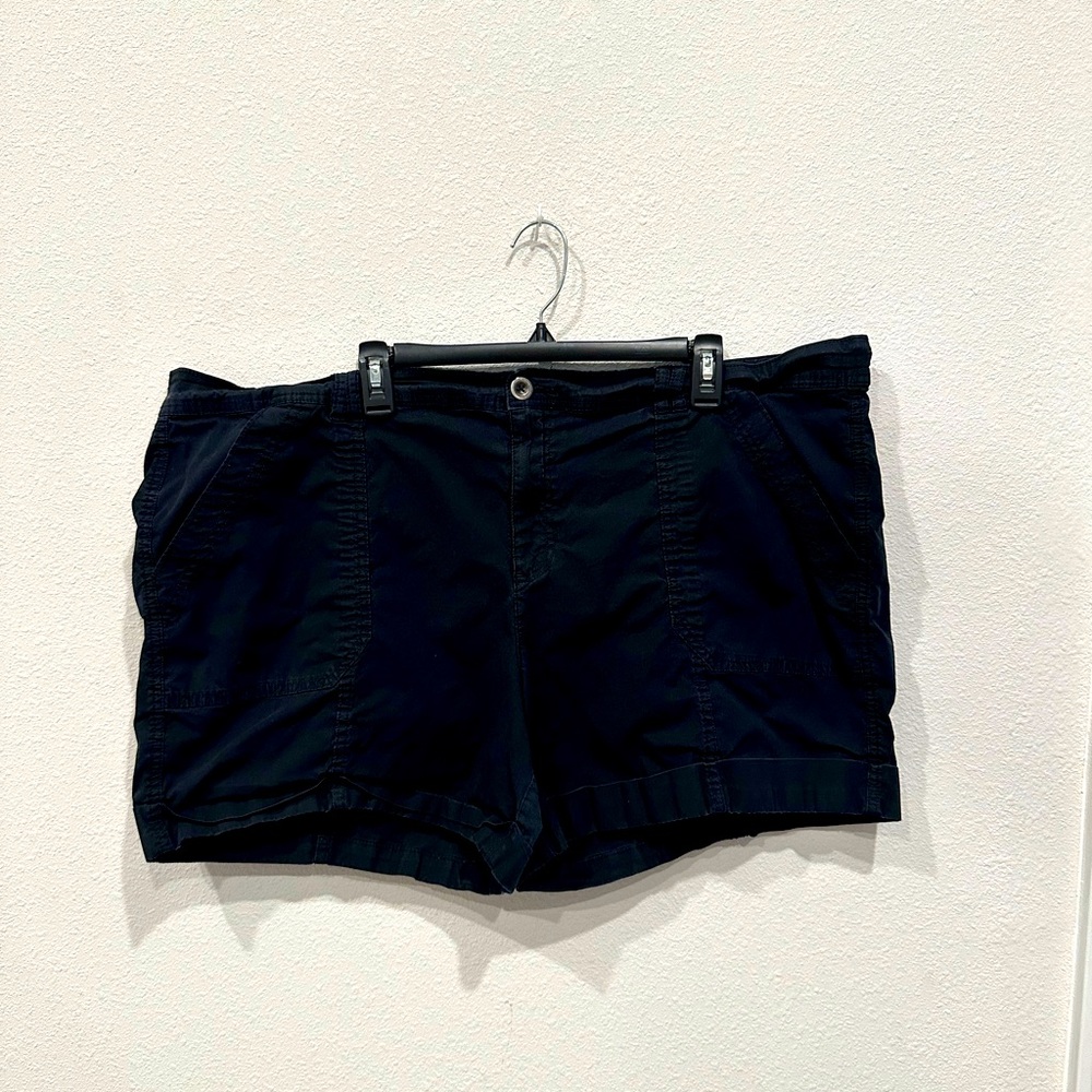 Ana Womens Black Shorts, 22W.